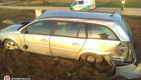 &bdquo;Opel Vectra&ldquo; avarija Kupi&scaron;kio rajone