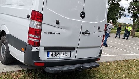 Sulaikyti migrantai keliavo &scaron;iuo krovininiu mikroautobusu