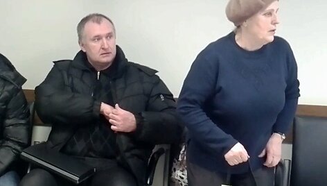 Artūras Masterbrockis ir nukentėjusioji teisme