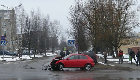Sudaužytas &bdquo;Audi&ldquo; automobilis