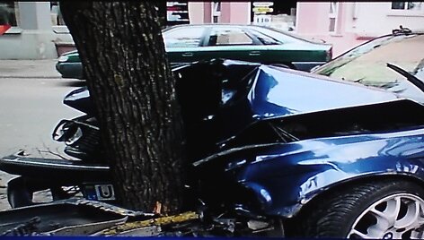 BMW avarijos &Scaron;iauliuose padariniai