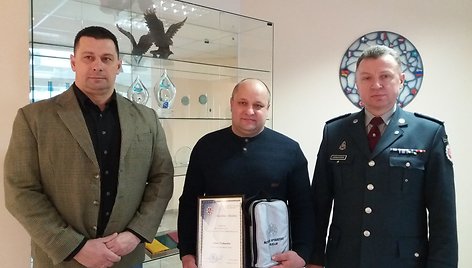 Alytaus policijos vadovų apdovanotas Arūnas Žvaliauskas.