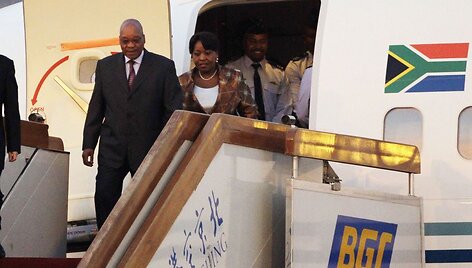 Jacobas Zuma su Bongi Ngema