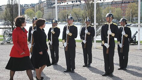 Kra&scaron;to apsaugos ministrė Rasa Juknevičienė Stokholme susitiko su &Scaron;vedijos Karalystės gynybos ministre Karin Enstr&ouml;m