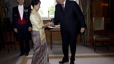 Aung San Suu Kyi su Norvegijos karalium