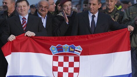 Antė Gotovina ir Mladenas Markačas Kroatijoje buvo sutikti kaip didvyriai