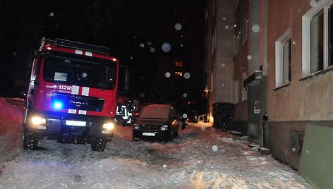 Ugniagesiai Vilniuje antradienį gesino gaisrą