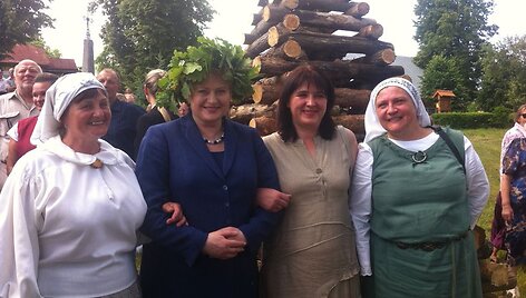 Dalia Grybauskaitė lankėsi Vajasi&scaron;kio kaime Zarasų rajone