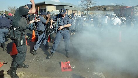 Protestuotojų susirėmimas su policija