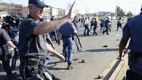 Protestuotojų susirėmimas su policija