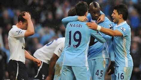 Mario Balotelli (antras i&scaron; de&scaron;inės) &scaron;į kartą atliko ne juokdario, o didvyrio vaidmenį.