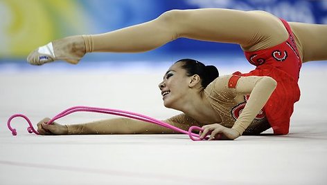 Praėjusiais metais buvo įtarta, jog dalis Pekino olimpinėse žaidynėse dalyvavusių kinų gimnastų buvo jaunesni nei tikrasis jų amžius.