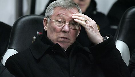 Sero A.Fergusono treniruojama &bdquo;Manchester United&ldquo; ekipa &scaron;iame sezone jau triumfavo pasaulio futbolo klubų čempionate ir Anglijos lygos taurės varžybose.
