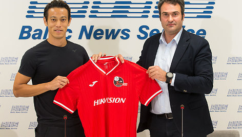 Keisuke Honda ir Andrius Murauskas