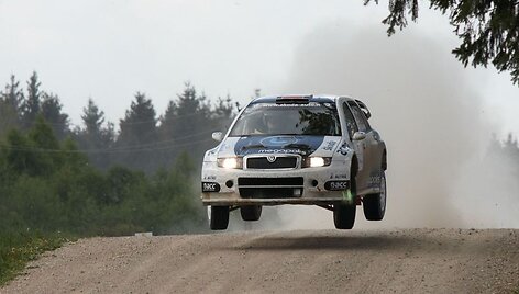 &Scaron;alies ralio specialistų nuomone, sutrukdyti pakartoti pernai metų sėkmę Vilniaus ralyje galingu &bdquo;&Scaron;koda Fabia WRC&ldquo; automobiliu važiuosiančiam S.Girdauskui gali tik technika arba klaida.