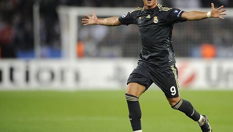&bdquo;Real&ldquo; garbę ginantis geriausias pasaulio futbolininkas C.Ronaldo &bdquo;Zurich&ldquo; vartininką nuskriaudė dviem taikliais smūgiais