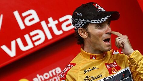 29 metų A.Valverde prestižines &bdquo;Vuelta a Espana&ldquo; dviratininkų lenktynes laimėjo pirmą kartą