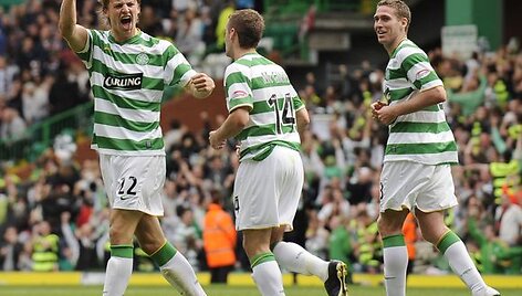 G.Loovensas (kairėje) pergalę &bdquo;Celtic&ldquo; klubui i&scaron;plė&scaron;ė jau tiksint teisėjo pridėtam laikui