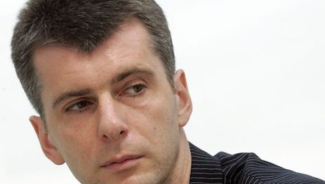 198 cm ūgio M.Prokhorovas jaunystėje pats bandė profesionaliai žaisti krep&scaron;inį