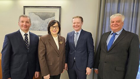 I&scaron; kairės: viceministras J.Petkevičius, ministrė R.Popovienė, viceministras G.Grybauskas, patarėjas R.Vaitkus
