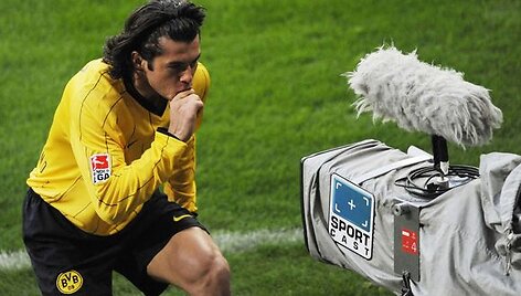 Ne visi futbolininkai, kaip &scaron;is, yra tokie draugi&scaron;ki su televizijos kameromis