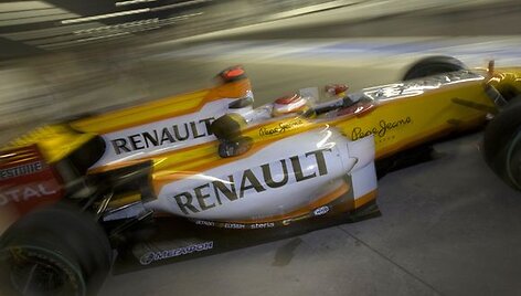 &bdquo;Renault&ldquo; ekipa i&scaron; &bdquo;Formulės-1&ldquo; čempionato pasitrauktų nedelsiant