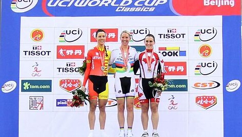 A.Trebaitė (kairėje) sidabro apdovanojimu džiaugėsi moterų skrečo rungtyje