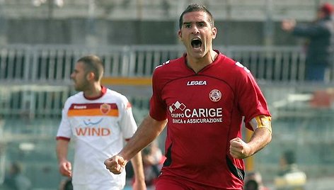 „Livorno“ didvyriu tapo tris įvarčius pelnęs komandos kapitonas C.Lucarelli