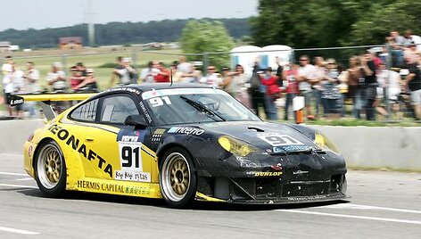 Vieni pagrindinių favoritų &ndash; &bdquo;Oktanas Racing&ldquo; ekipos sportininkai broliai Nemunas ir Nerijus Dagiliai, vairuosiantys &bdquo;Porsche 997&ldquo;, jau užsiregistravo lenktynėse