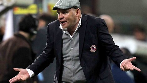 S.Cosmi liko be darbo