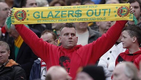 &bdquo;Manchester United&ldquo; futbolo klubo gerbėjai neslepia prie&scaron;in&scaron;kumo komandą valdančiai Glazerių &scaron;eimai