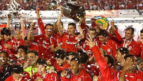 &bdquo;Internacional&ldquo; klubas &bdquo;Copa Libertadores&ldquo; taurę i&scaron;kovojo antrą kartą klubo istorijoje