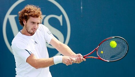 E.Gulbis pirmajame rate įveikė korto &scaron;eimininką amerikietį D.Youngą