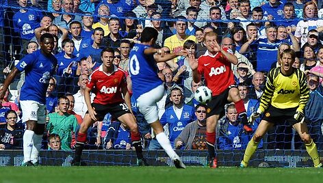 &bdquo;Everton&ldquo; (mėlyna apranga) i&scaron;sigelbėjo per teisėjo pridėtą laiką