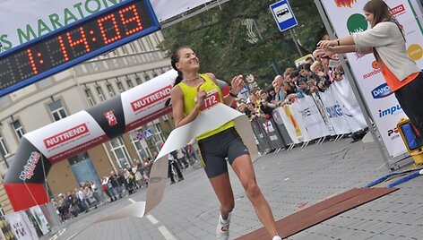 Moterų grupėje pusę maratono greičiausiai nubėgo Diana Lobačevskė