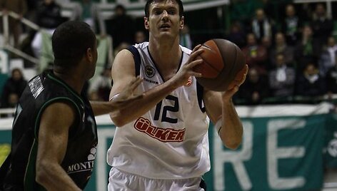 Darju&scaron;as Lavrinovičius 
