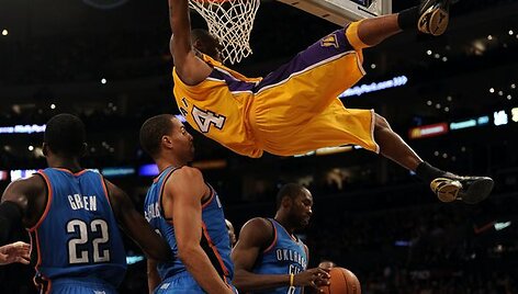 Kobe Bryantas ir &bdquo;Lakers&ldquo; pranoko &bdquo;Thunder&ldquo;.