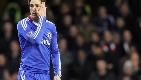 Fernando Torresas &bdquo;Chelsea&rdquo; klube debiutavo pralaimėjimu.