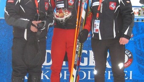 Tomas Kaukėnas (c.) su treneriais V.Korchaginu ir A.Bučeliu