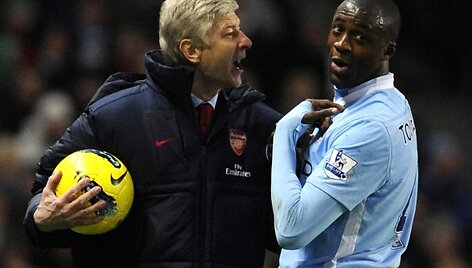 Arsene'as Wengeras ir &bdquo;Manchester City&ldquo; saugas Yaya Toure.