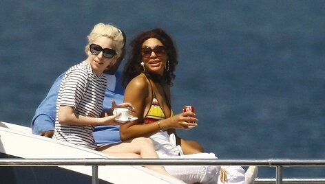 Lady GaGa su drauge