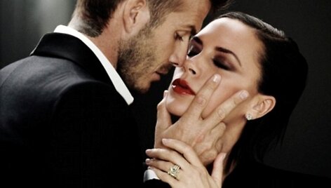Kadras i&scaron; kvepalų &bdquo;Intimately Beckham Yours&ldquo; reklamos