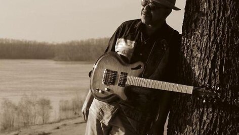 Larry Garneris