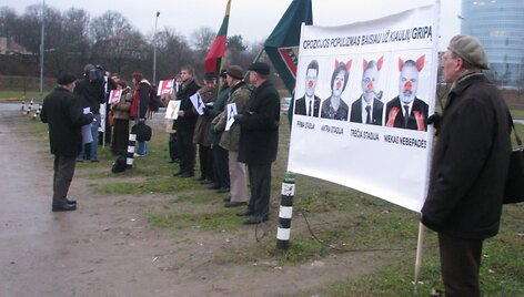 Jaunųjų konservatorių ir sąjūdiečių piketas prie&scaron; &bdquo;opozicijos populistus&ldquo;.