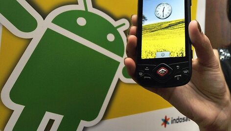 I&scaron;manusis telefonas su &bdquo;Android&ldquo; operacine sistema.