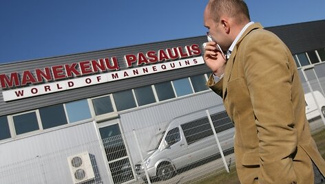 Acetono koncentraciją &scaron;alia &bdquo;Manekenų pasaulio&ldquo; gamyklos skaitytojas Darius lygino su automobilių dažymo &bdquo;kameromis&ldquo;.
