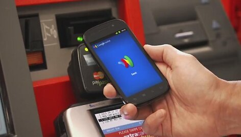 &bdquo;Google Wallet&ldquo; leidžia atsiskaityti už pirkinius i&scaron;maniuoju telefonu.