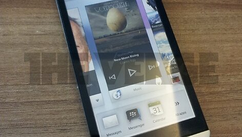 I&scaron;manusis telefonas, kodiniu pavadinimu &bdquo;BlackBerry London&ldquo;. 