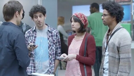 &bdquo;Samsung&ldquo; i&scaron;leido dar vieną reklamą, kurioje pa&scaron;iepia &bdquo;Apple&ldquo; fanus. 