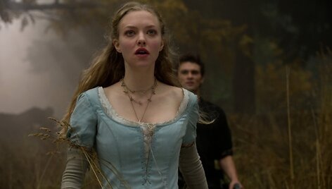 Filme &bdquo;Raudonkepuraitė&ldquo; aktorė Amanda Seyfried sukūrė Valerijos vaidmenį.